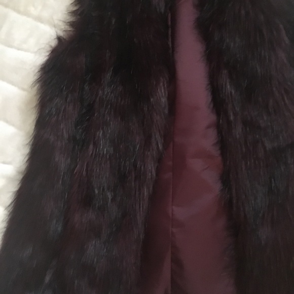 Womens Burgundy/black Vest - Picture 3 of 7